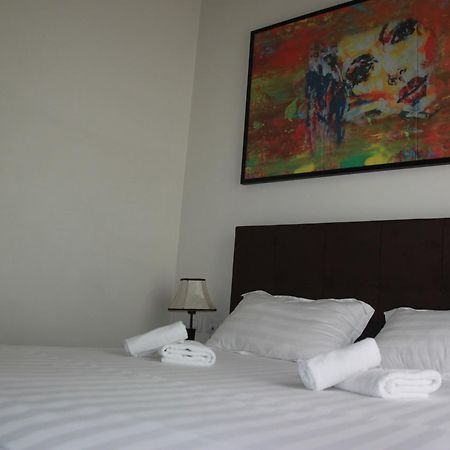 Living Hotel Tirana Kültér fotó