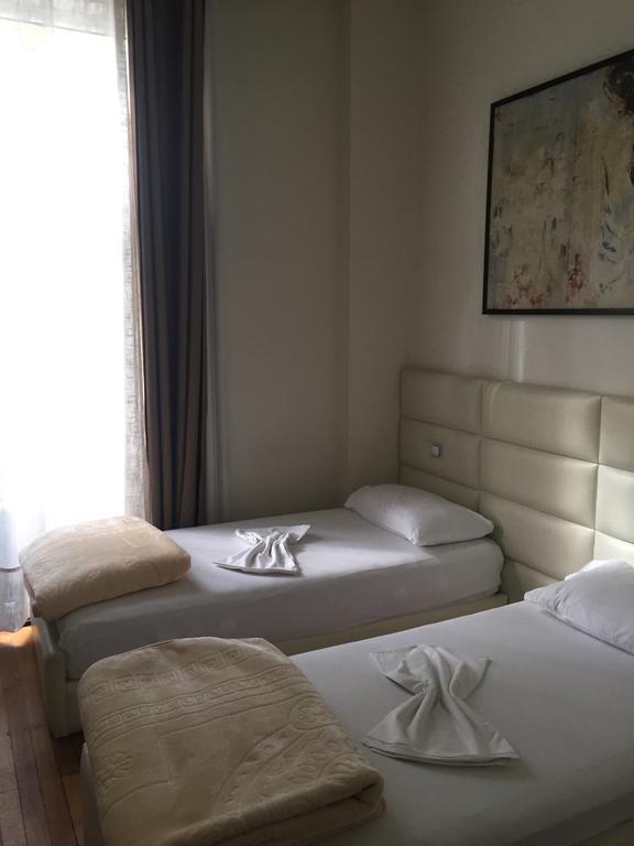 Living Hotel Tirana Kültér fotó