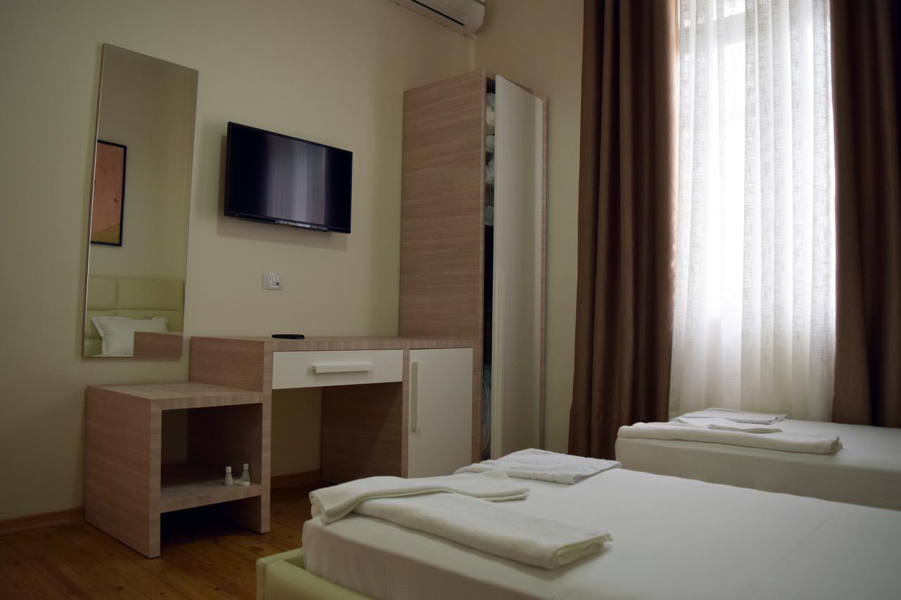 Living Hotel Tirana Kültér fotó