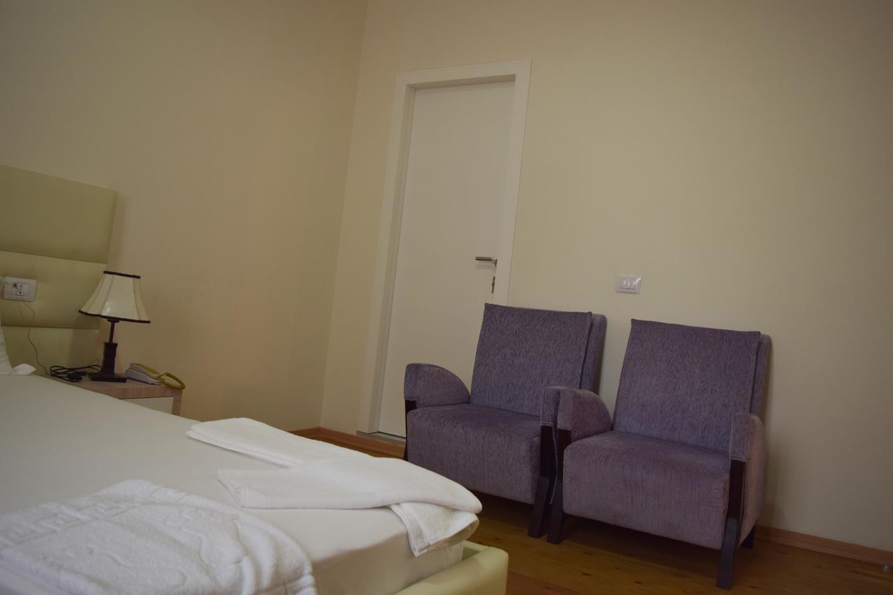 Living Hotel Tirana Kültér fotó