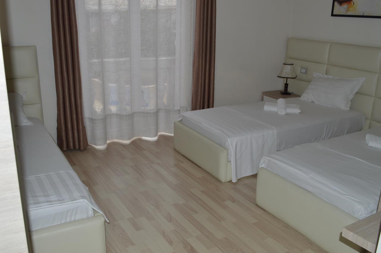 Living Hotel Tirana Kültér fotó