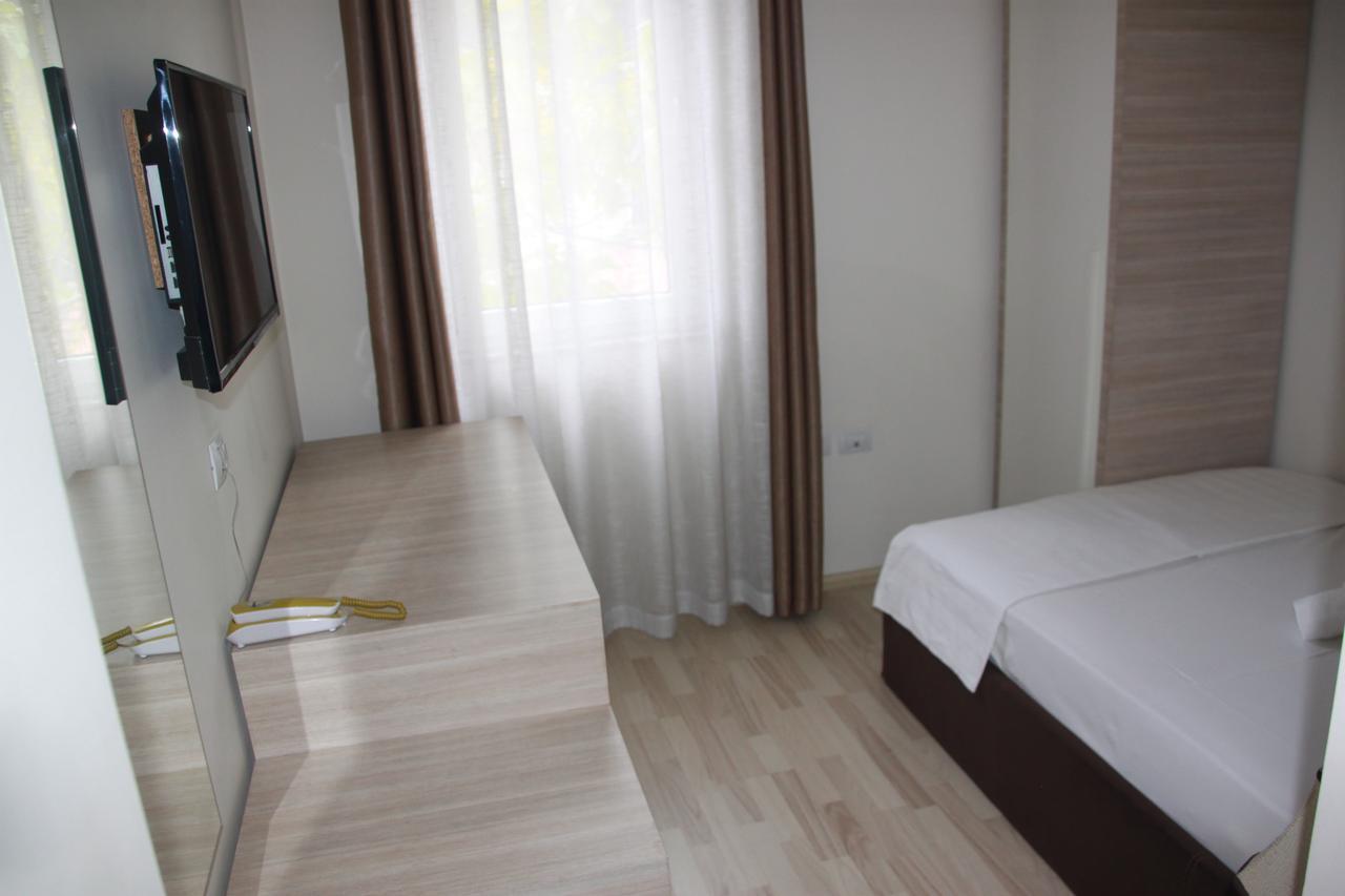 Living Hotel Tirana Kültér fotó